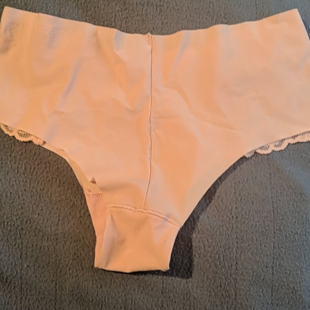 Pink underwear - Picture 3 of 5